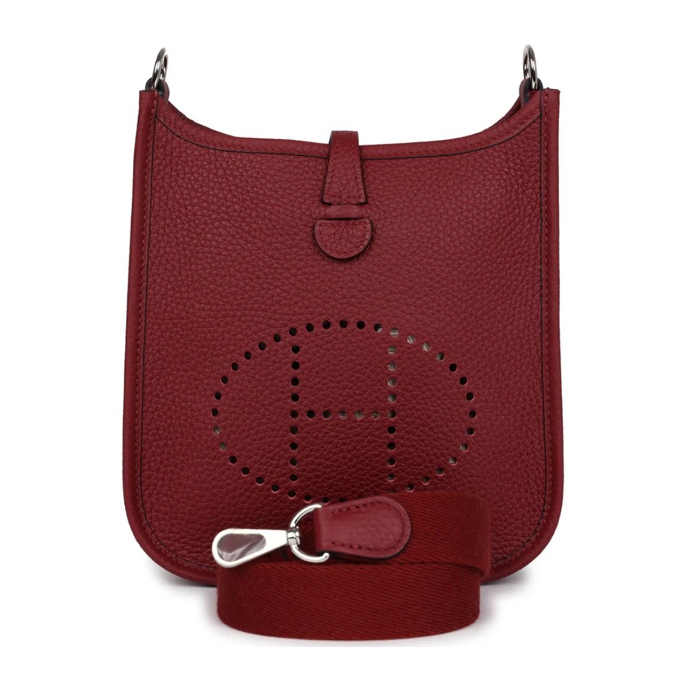 Hermès mini Evelyn in burgundy!